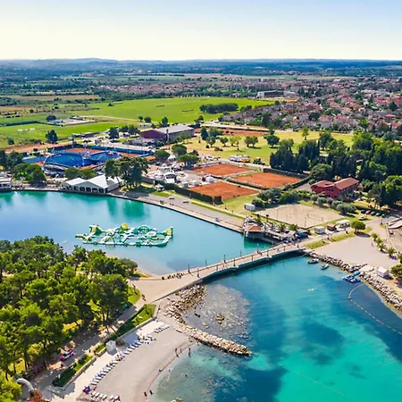 Apartamento Beautiful Apartment In Umag *