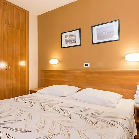 Beautiful Apartment In Umag