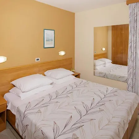 Apartamento Beautiful Apartment In Umag *