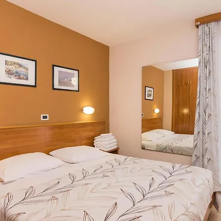 Beautiful Apartment In Umag